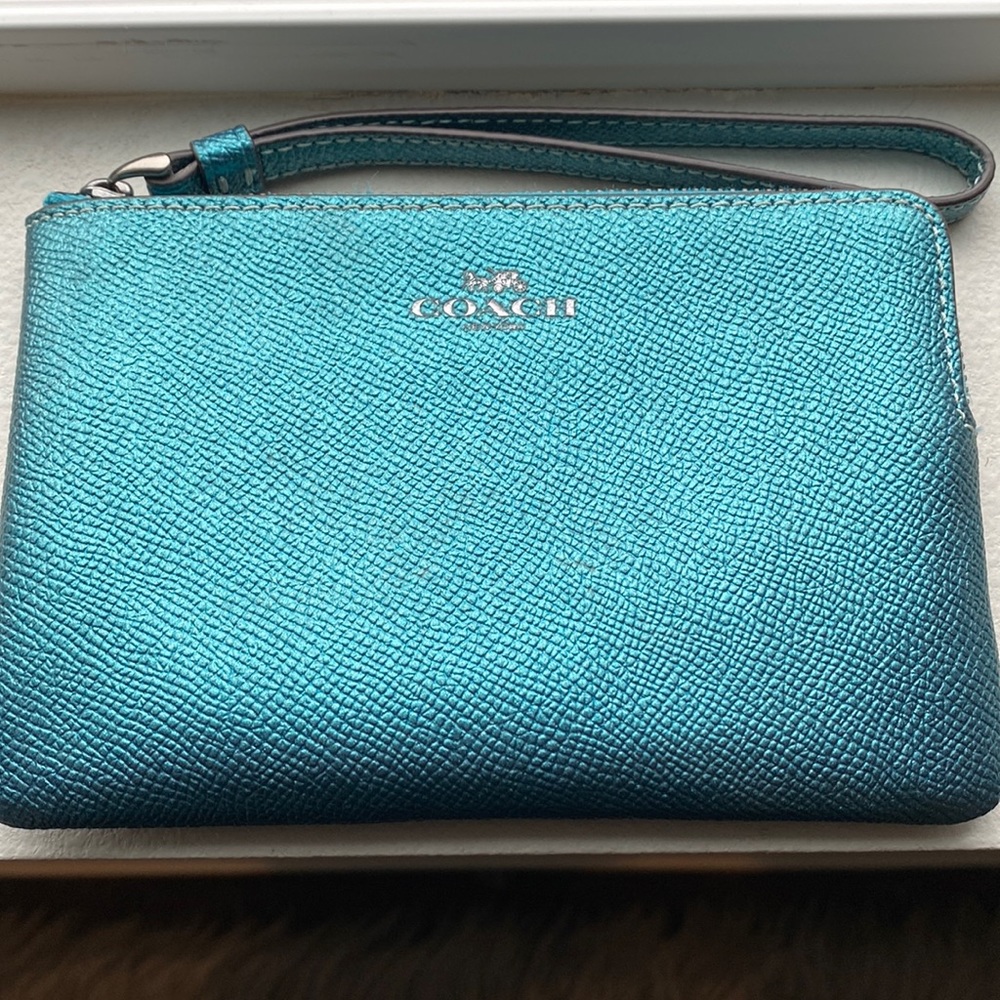 Perfect Coach Hologram wristlet 🌈
